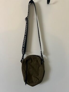 BAGGU Olive Green Crossbody with Branded Strap